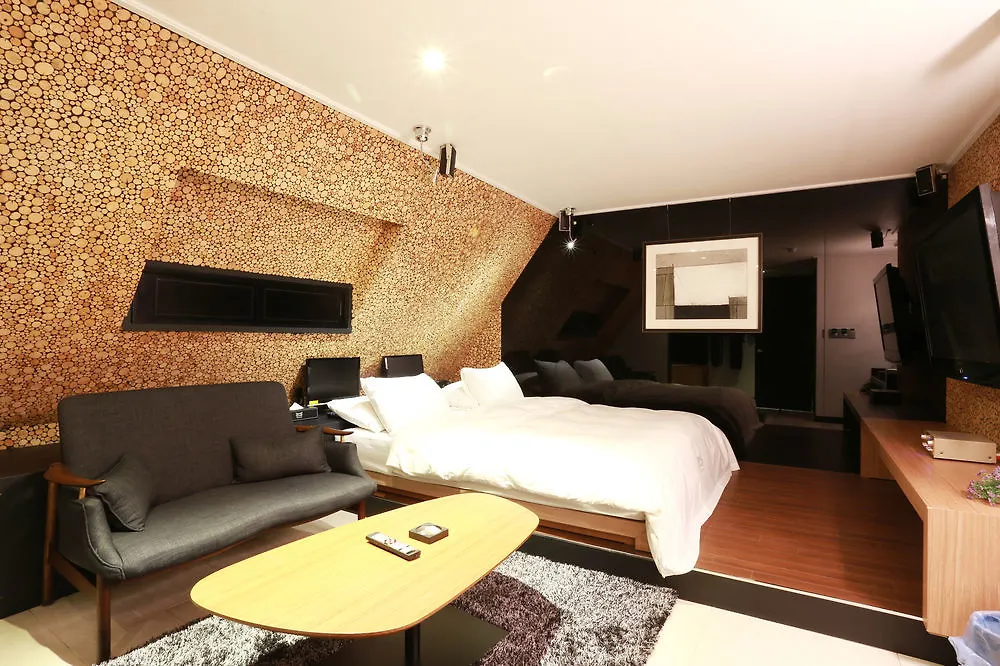 Hotel Cello Seoul 2*,